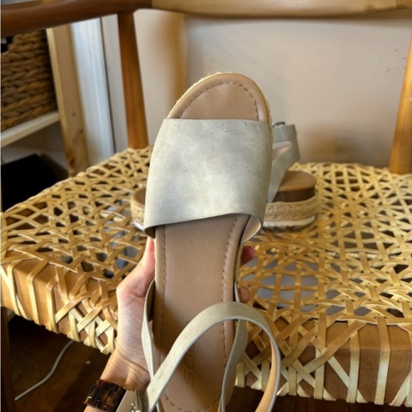 Soda Topic Gray Vegan Nubuck Espadrille Platfrom Wedge Sandals 8 - Picture 8 of 13